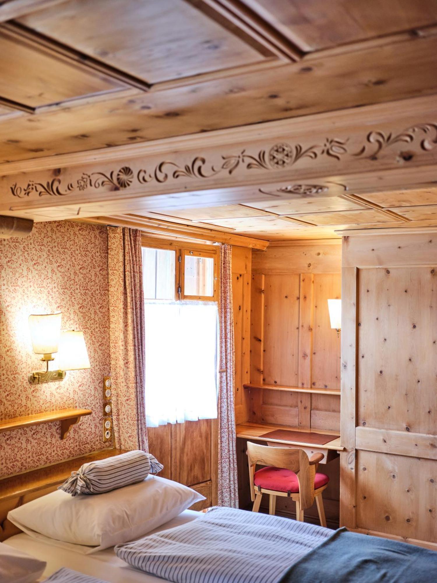 Hotel Chesa Grischuna Klosters Zewnętrze zdjęcie