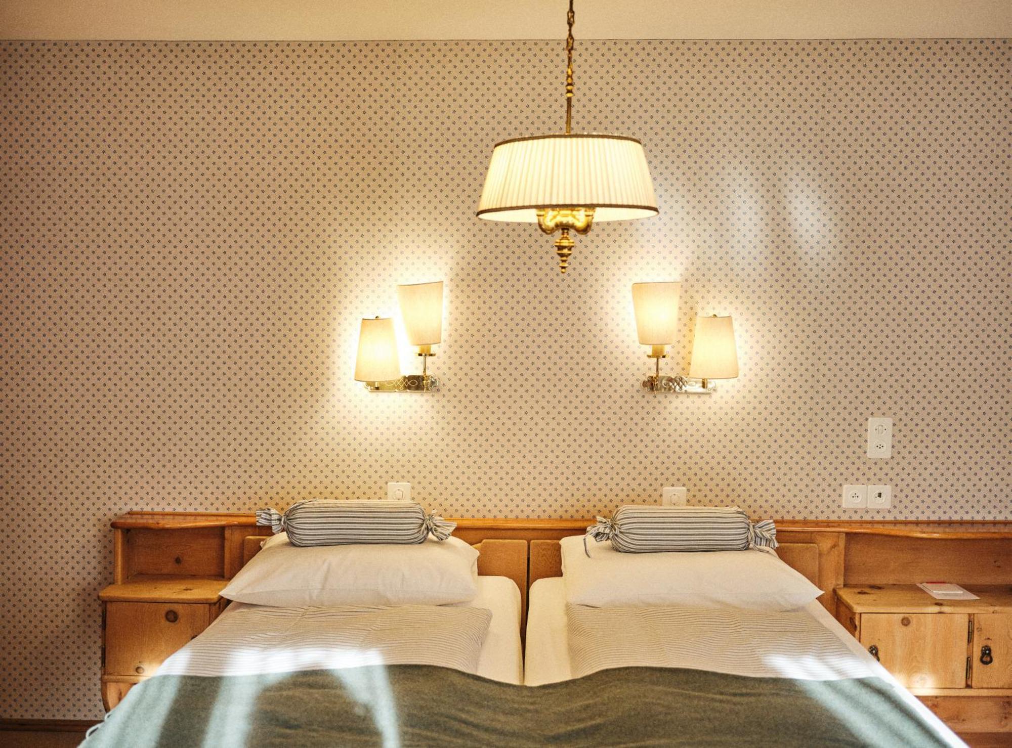 Hotel Chesa Grischuna Klosters Zewnętrze zdjęcie